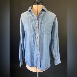 American eagle woman’s Blue Denim Shirt size small oversized